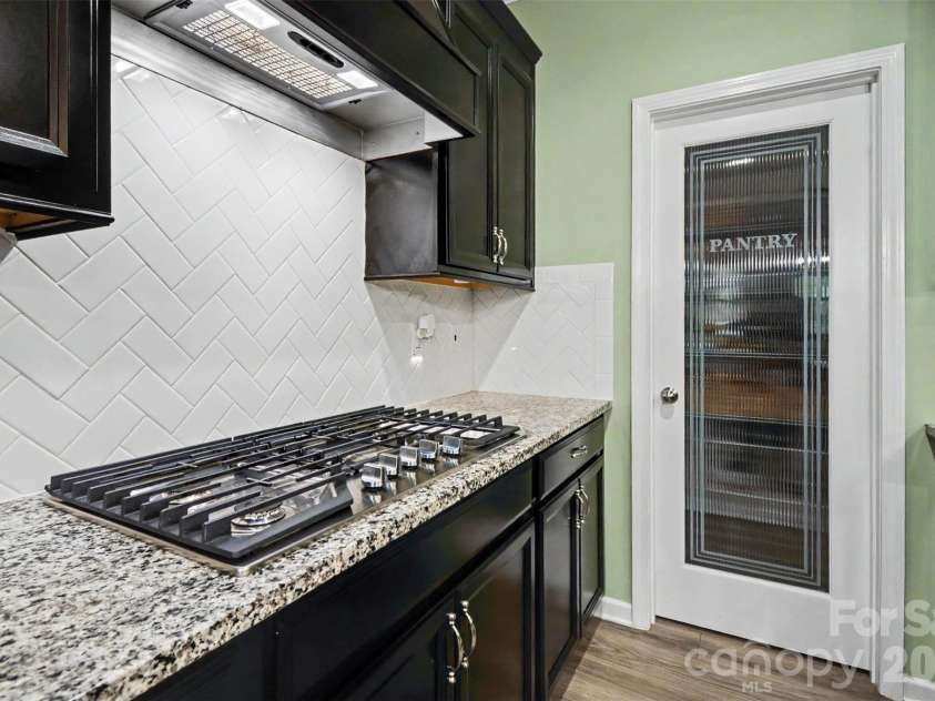 15210 Red Canoe Way, Charlotte, NC 28278.  MLS# CAR4380458, YatesRealty ID 22687. 