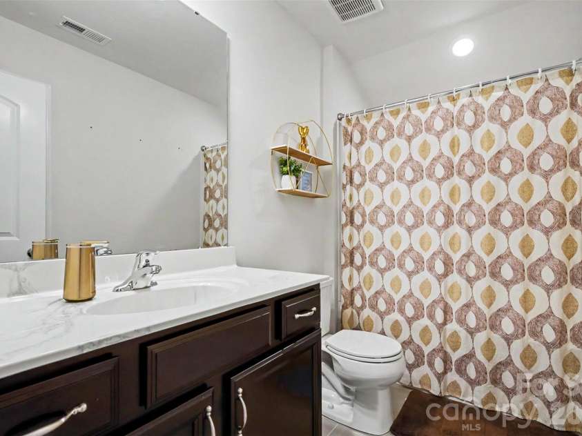 15210 Red Canoe Way, Charlotte, NC 28278.  MLS# CAR4380458, YatesRealty ID 22687. 