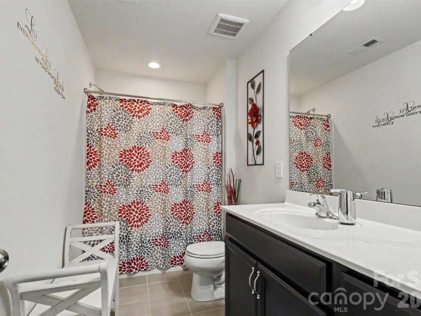 15210 Red Canoe Way, Charlotte, NC 28278.  MLS# CAR4380458, YatesRealty ID 22687. 
