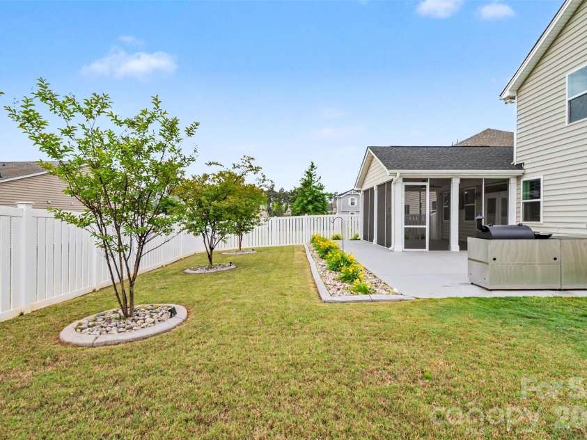 15210 Red Canoe Way, Charlotte, NC 28278.  MLS# CAR4380458, YatesRealty ID 22687. 