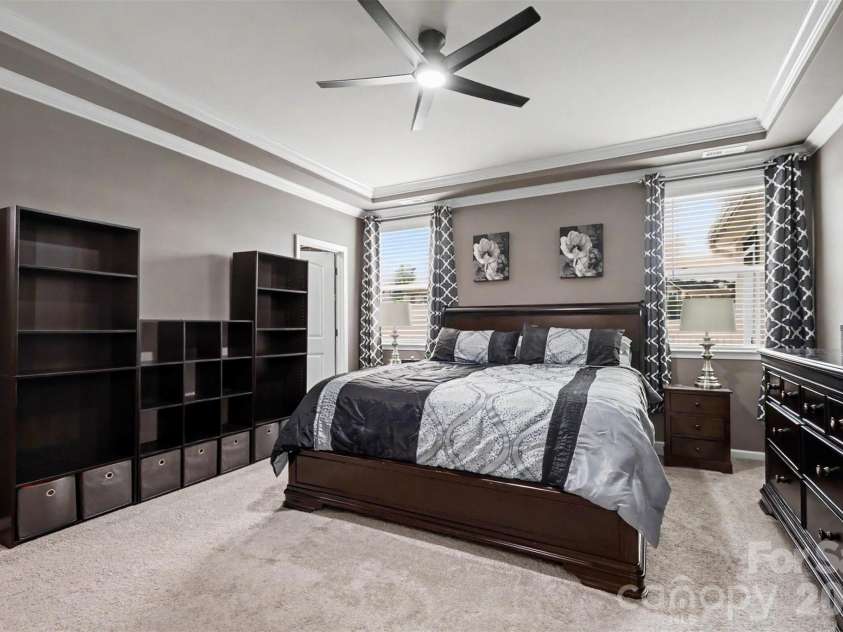 15210 Red Canoe Way, Charlotte, NC 28278.  MLS# CAR4380458, YatesRealty ID 22687. Downstairs master suite