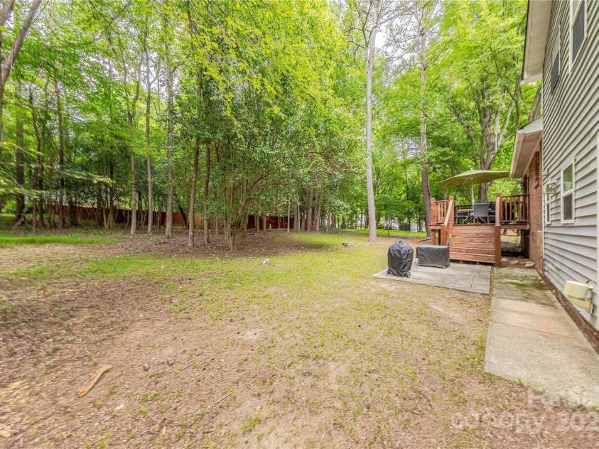 6418 Tivoli Court, Charlotte, NC 28211.  MLS# CAR4274737, YatesRealty ID 22687. Backyard