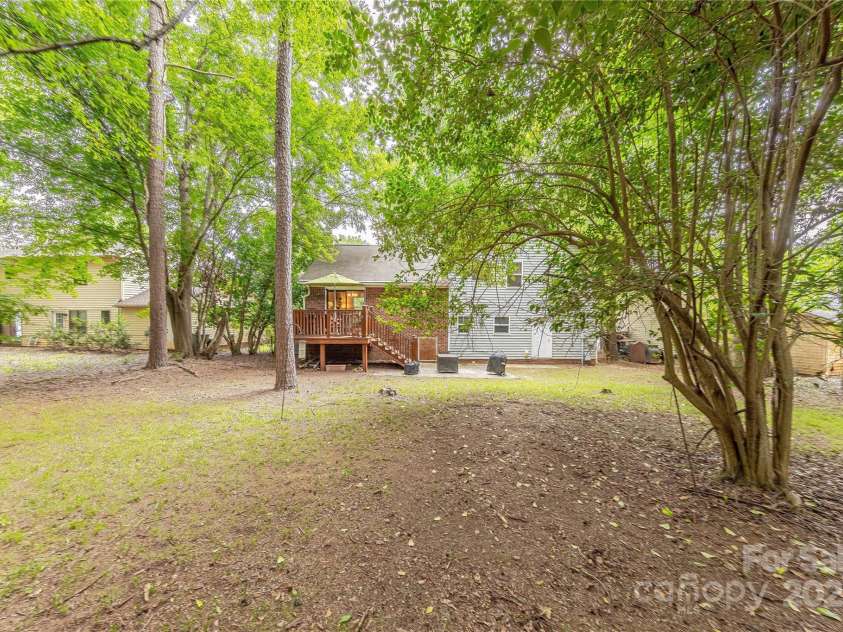 6418 Tivoli Court, Charlotte, NC 28211.  MLS# CAR4274737, YatesRealty ID 22687. Backyard