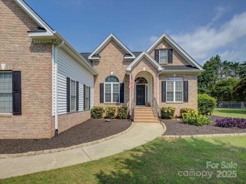 736 Creekbridge Drive, Rock Hill, SC 29732.  MLS# CAR4261109, YatesRealty ID 22688. 