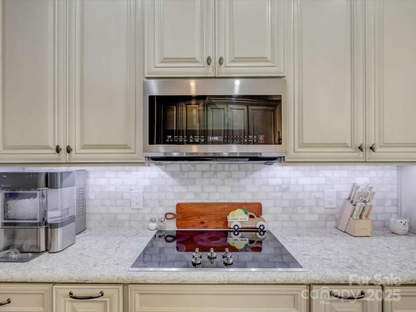 736 Creekbridge Drive, Rock Hill, SC 29732.  MLS# CAR4261109, YatesRealty ID 22688. 