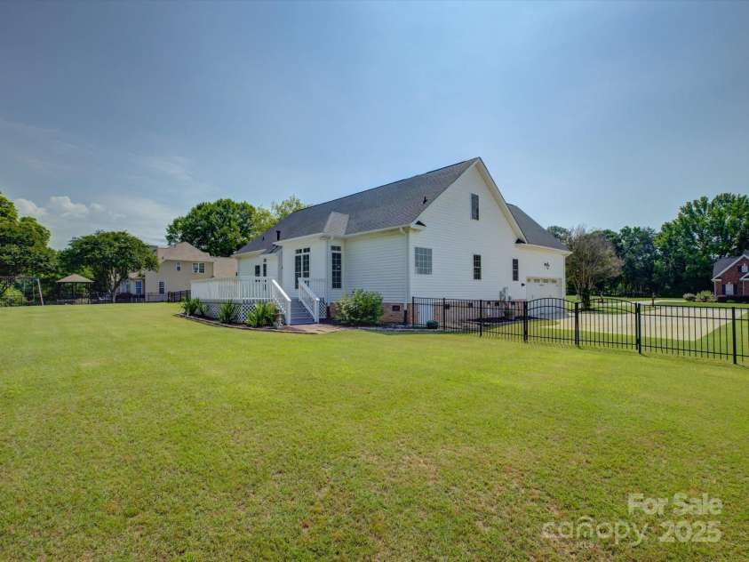 736 Creekbridge Drive, Rock Hill, SC 29732.  MLS# CAR4261109, YatesRealty ID 22688. 