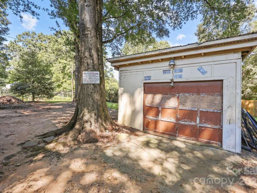 1530 Buffalo Street, Kannapolis, NC 28081.  MLS# CAR4301517, YatesRealty ID 2269. 