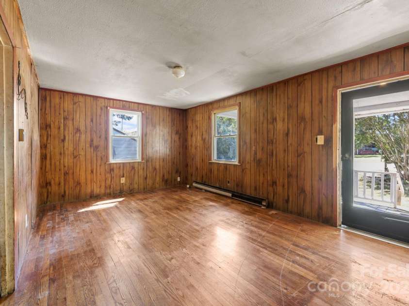 1530 Buffalo Street, Kannapolis, NC 28081.  MLS# CAR4301517, YatesRealty ID 2269. 