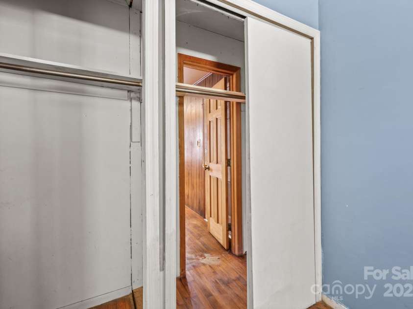 1530 Buffalo Street, Kannapolis, NC 28081.  MLS# CAR4301517, YatesRealty ID 2269. 