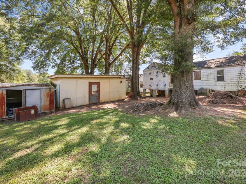 1530 Buffalo Street, Kannapolis, NC 28081.  MLS# CAR4301517, YatesRealty ID 2269. 