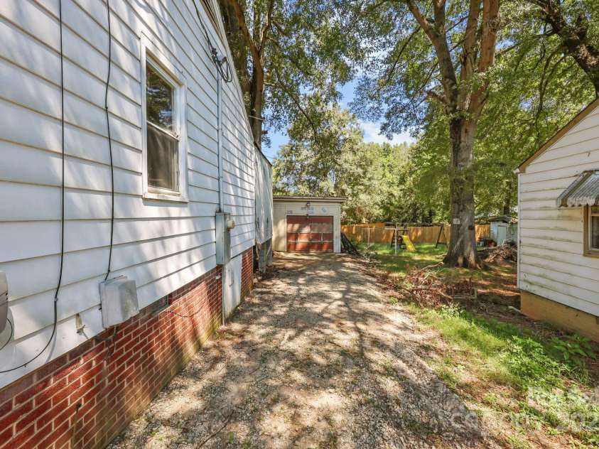 1530 Buffalo Street, Kannapolis, NC 28081.  MLS# CAR4301517, YatesRealty ID 2269. 
