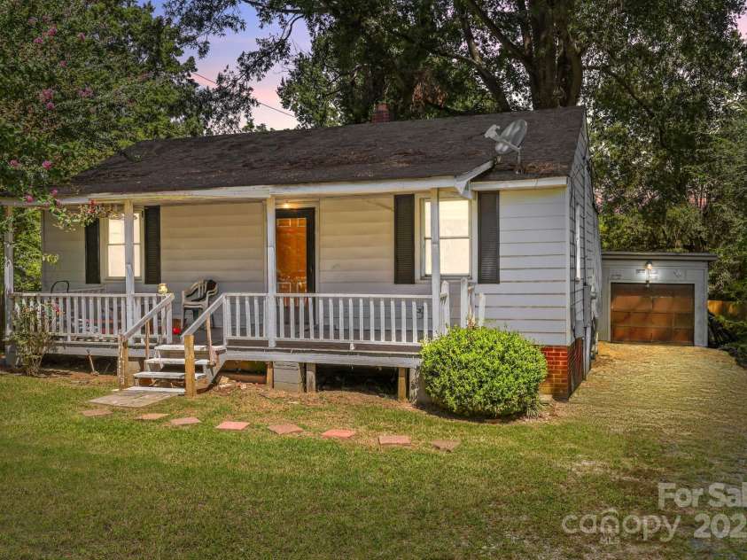 1530 Buffalo Street, Kannapolis, NC 28081.  MLS# CAR4301517, YatesRealty ID 2269. 