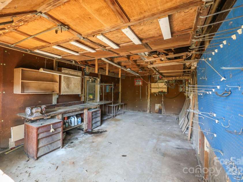 1530 Buffalo Street, Kannapolis, NC 28081.  MLS# CAR4301517, YatesRealty ID 2269. Large detached garage