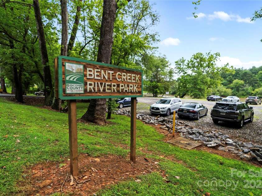 22 Heartleaf Circle, Arden, NC 28704.  MLS# CAR4166321, YatesRealty ID 2269. Bent Creek River Park