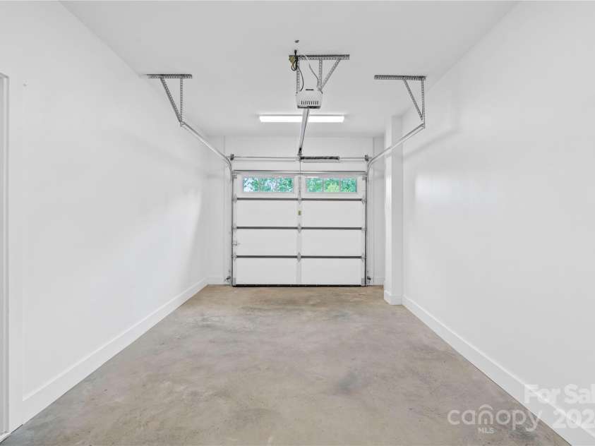 22 Heartleaf Circle, Arden, NC 28704.  MLS# CAR4166321, YatesRealty ID 2269. Similar Unit