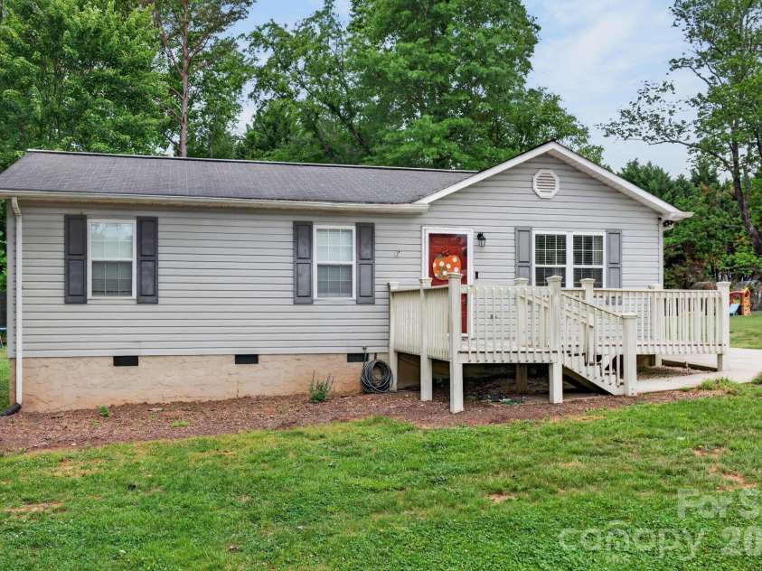 2308 walt arney Road, Lenoir, NC 28645.  MLS# CAR4379333, YatesRealty ID 22691. 