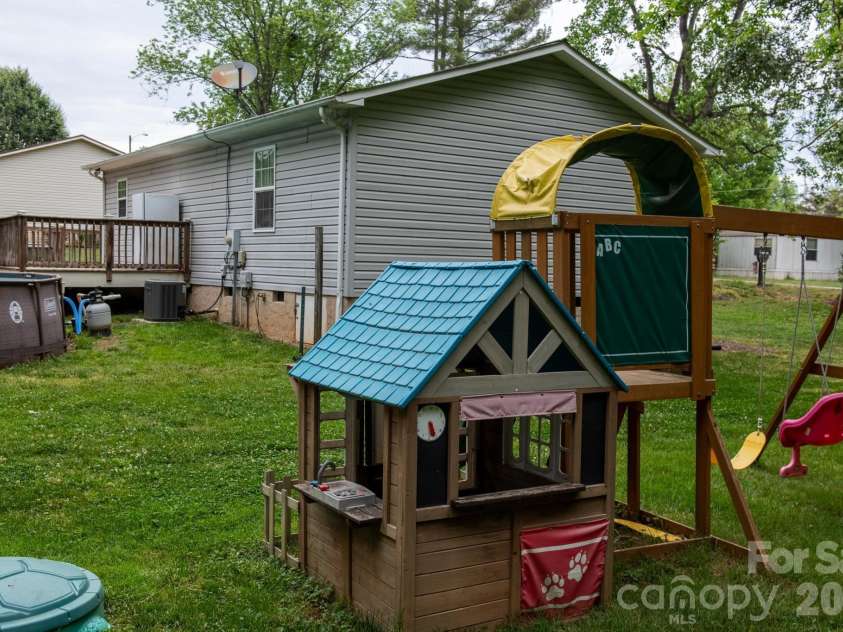 2308 walt arney Road, Lenoir, NC 28645.  MLS# CAR4379333, YatesRealty ID 22691. 
