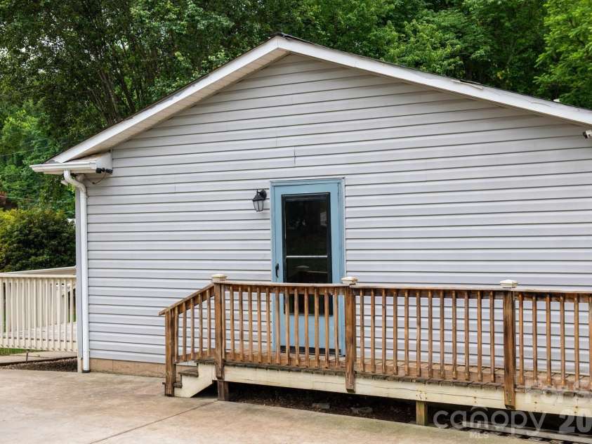 2308 walt arney Road, Lenoir, NC 28645.  MLS# CAR4379333, YatesRealty ID 22691. 