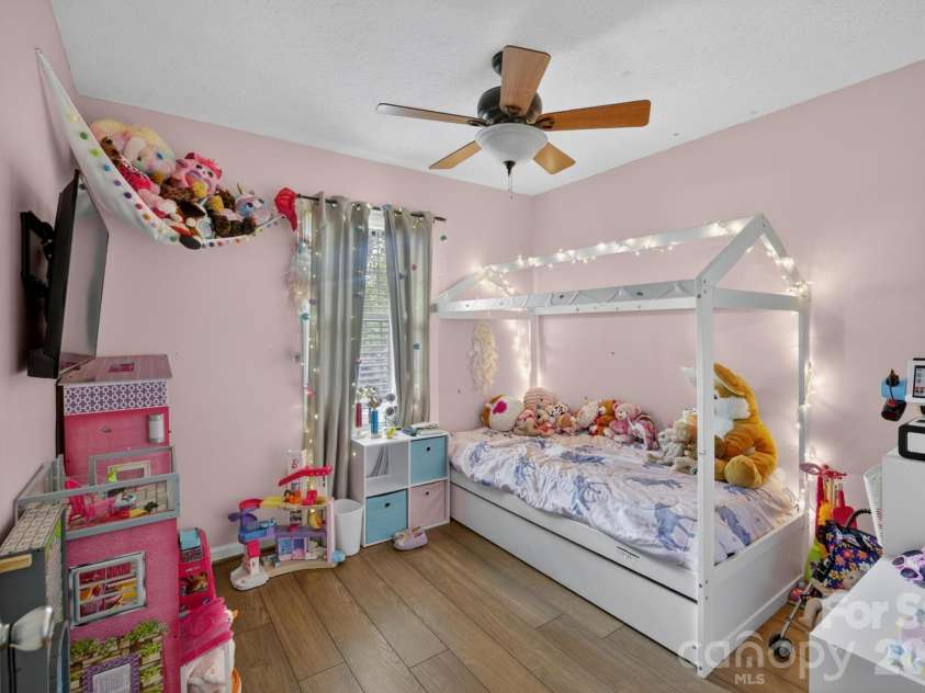 2308 walt arney Road, Lenoir, NC 28645.  MLS# CAR4379333, YatesRealty ID 22691. 