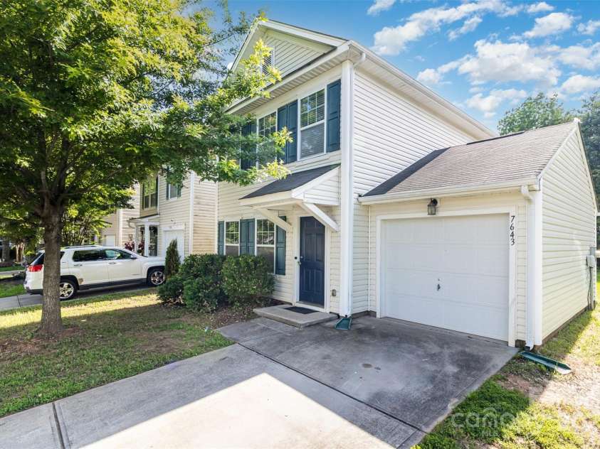 7643 Monarch Birch Lane, Charlotte, NC 28215.  MLS# CAR4273441, YatesRealty ID 22691. 