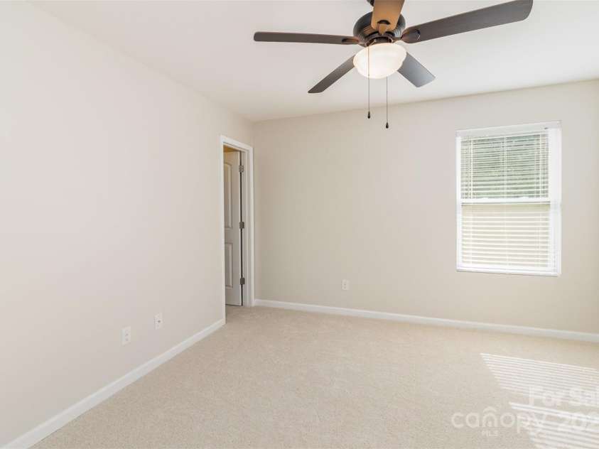 7643 Monarch Birch Lane, Charlotte, NC 28215.  MLS# CAR4273441, YatesRealty ID 22691. 