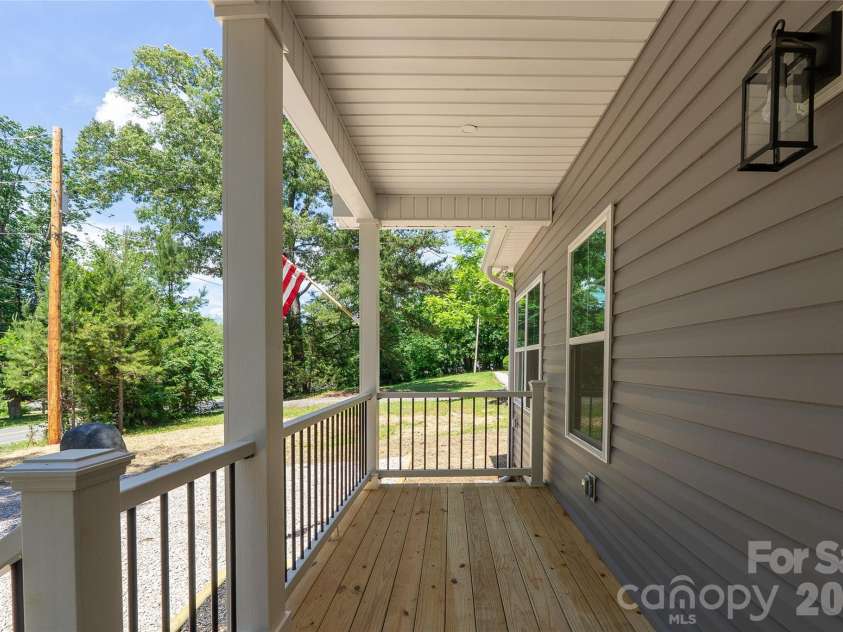 7426 Hambright Road, Huntersville, NC 28078.  MLS# CAR4367224, YatesRealty ID 22692. 