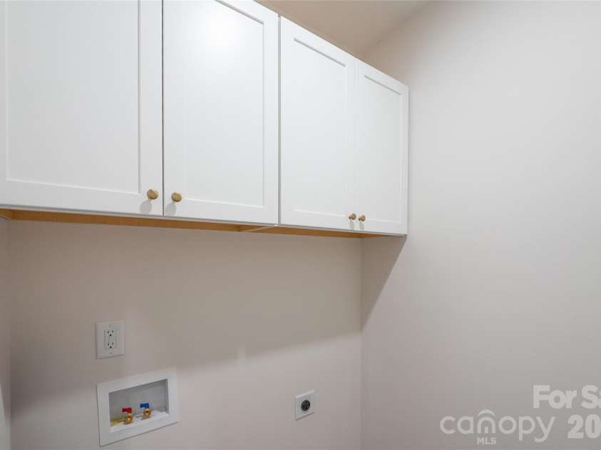 7426 Hambright Road, Huntersville, NC 28078.  MLS# CAR4367224, YatesRealty ID 22692. 