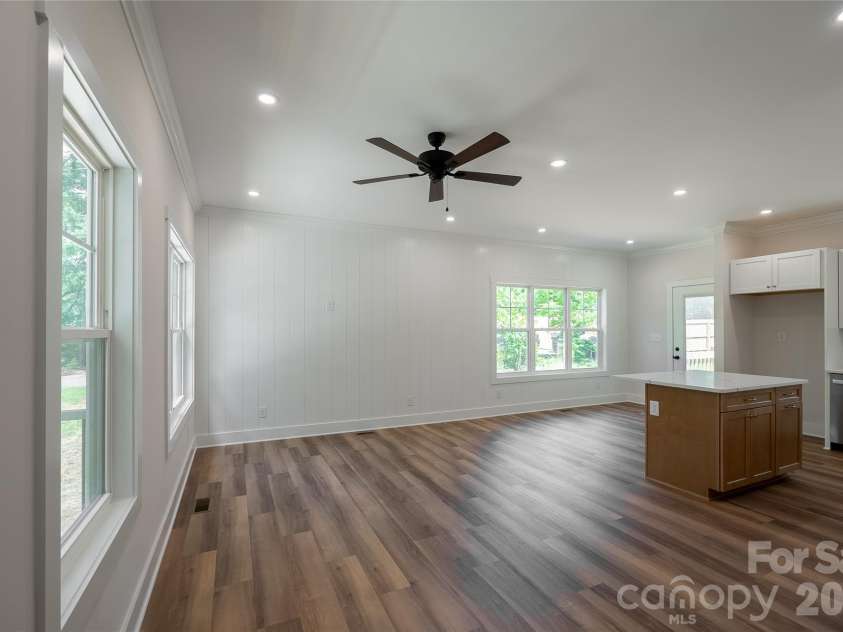 7426 Hambright Road, Huntersville, NC 28078.  MLS# CAR4367224, YatesRealty ID 22692. 