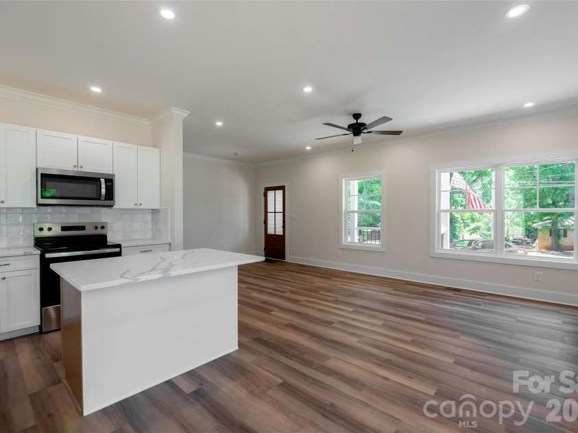 7426 Hambright Road, Huntersville, NC 28078.  MLS# CAR4367224, YatesRealty ID 22692. 
