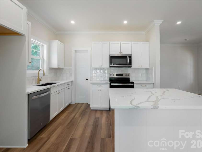 7426 Hambright Road, Huntersville, NC 28078.  MLS# CAR4367224, YatesRealty ID 22692. 