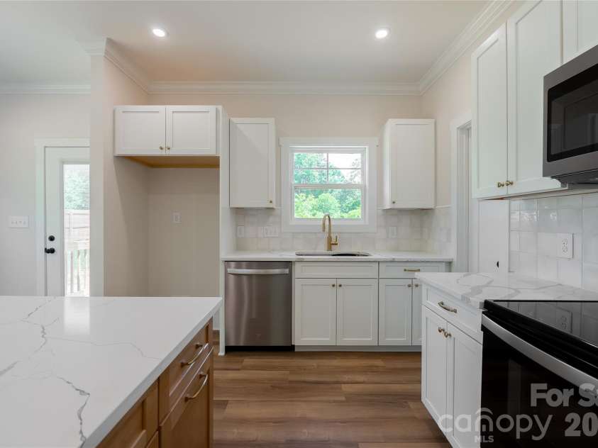 7426 Hambright Road, Huntersville, NC 28078.  MLS# CAR4367224, YatesRealty ID 22692. 