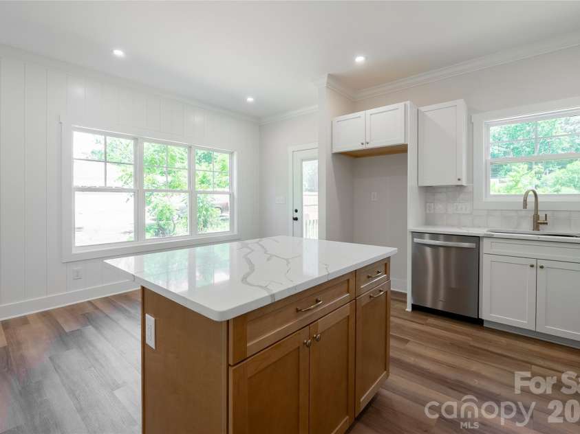 7426 Hambright Road, Huntersville, NC 28078.  MLS# CAR4367224, YatesRealty ID 22692. 
