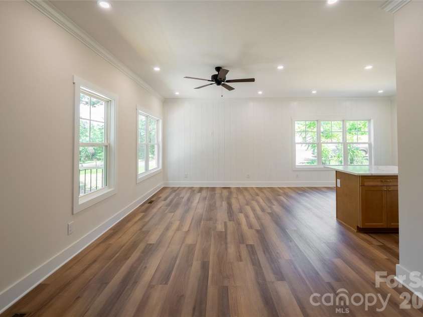 7426 Hambright Road, Huntersville, NC 28078.  MLS# CAR4367224, YatesRealty ID 22692. 