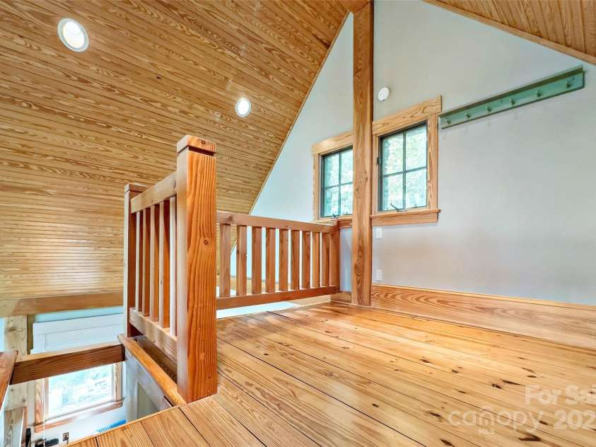 2998 Creston Drive, Black Mountain, NC 28711.  MLS# CAR4266205, YatesRealty ID 22693. 