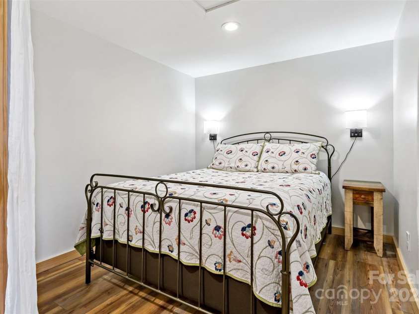 2998 Creston Drive, Black Mountain, NC 28711.  MLS# CAR4266205, YatesRealty ID 22693. 