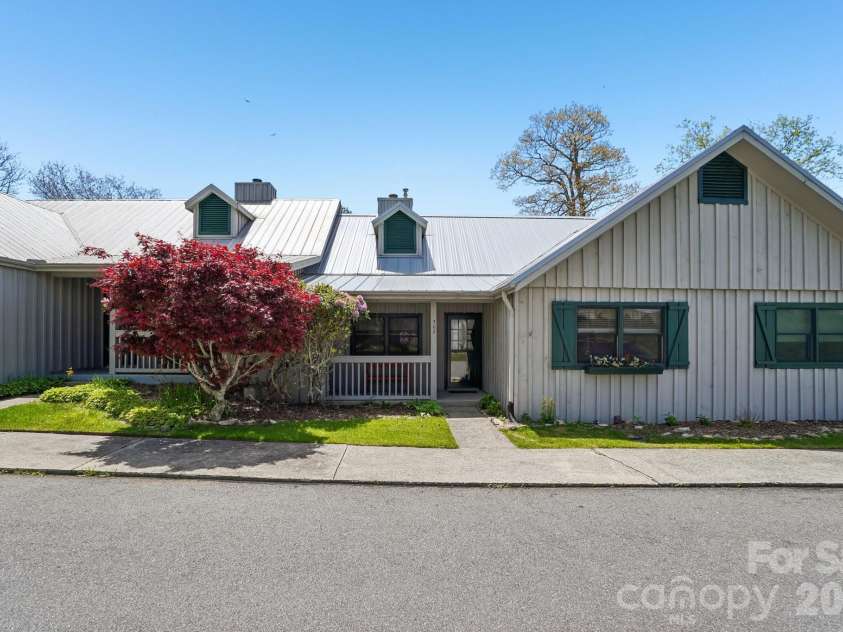 302 Eagles Nest Court, Mars Hill, NC 28754.  MLS# CAR4369969, YatesRealty ID 22693. High Elevation and Beautiful Setting