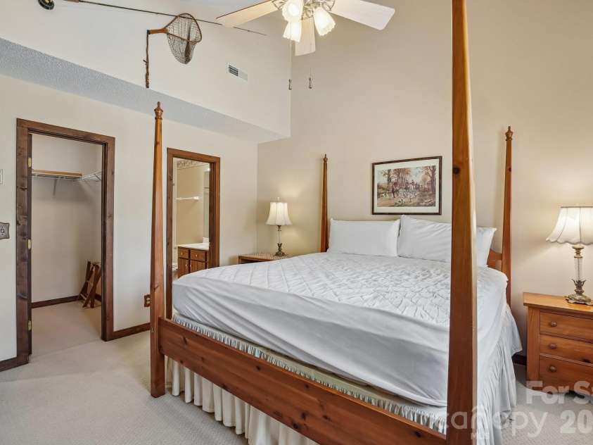 302 Eagles Nest Court, Mars Hill, NC 28754.  MLS# CAR4369969, YatesRealty ID 22693. Primary Suite