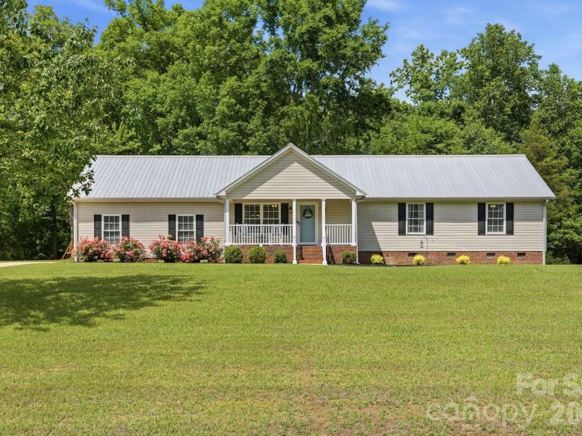 142 Sam Bailes Boulevard, Smyrna, SC 29743.  MLS# CAR4380079, YatesRealty ID 22694. 