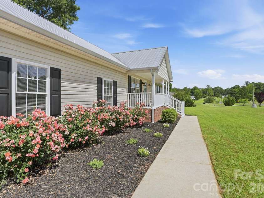 142 Sam Bailes Boulevard, Smyrna, SC 29743.  MLS# CAR4380079, YatesRealty ID 22694. 
