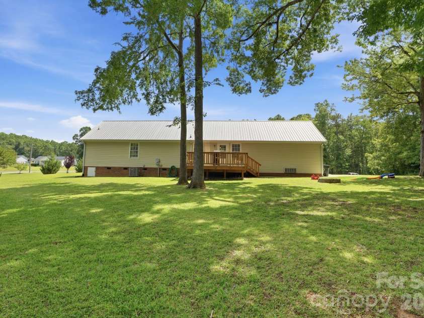 142 Sam Bailes Boulevard, Smyrna, SC 29743.  MLS# CAR4380079, YatesRealty ID 22694. Back yard