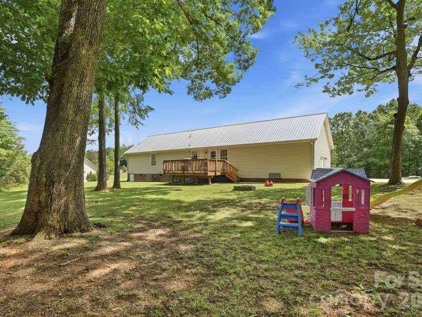 142 Sam Bailes Boulevard, Smyrna, SC 29743.  MLS# CAR4380079, YatesRealty ID 22694. Back Yard