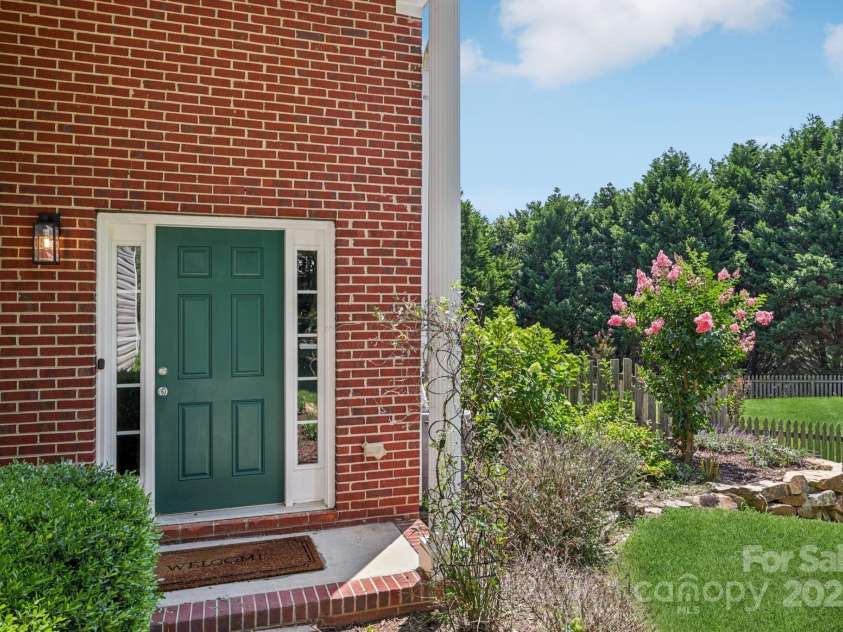 1986 Trace Creek Drive, Waxhaw, NC 28173.  MLS# CAR4272447, YatesRealty ID 22694. 
