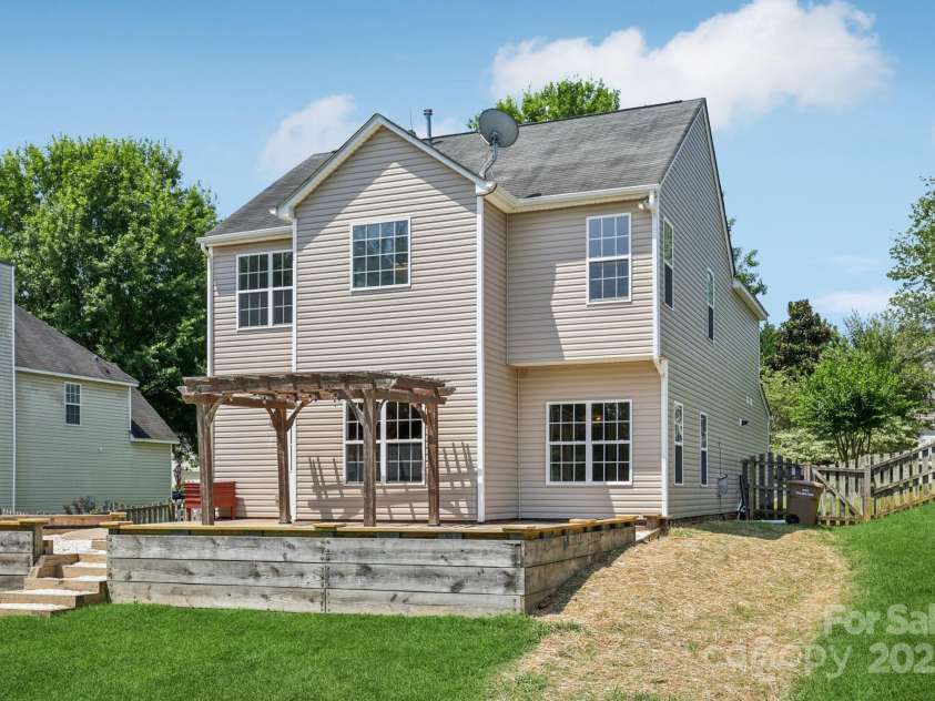 1986 Trace Creek Drive, Waxhaw, NC 28173.  MLS# CAR4272447, YatesRealty ID 22694. 