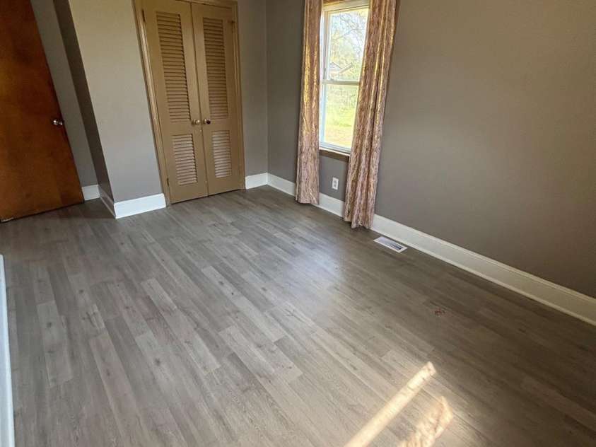 1410 Waddell Street, Charlotte, NC 28216.  MLS# CAR4354727, YatesRealty ID 22695. 
