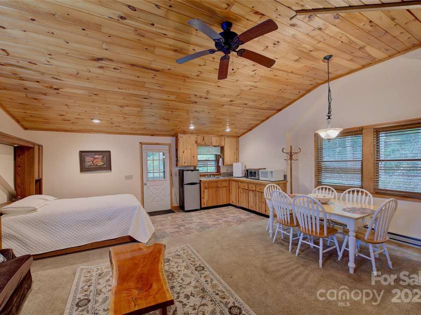 53 Chestnut Ridge Road, Spruce Pine, NC 28777.  MLS# CAR4263476, YatesRealty ID 22695. 