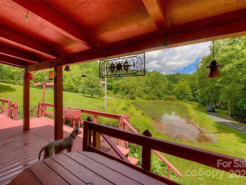 53 Chestnut Ridge Road, Spruce Pine, NC 28777.  MLS# CAR4263476, YatesRealty ID 22695. 