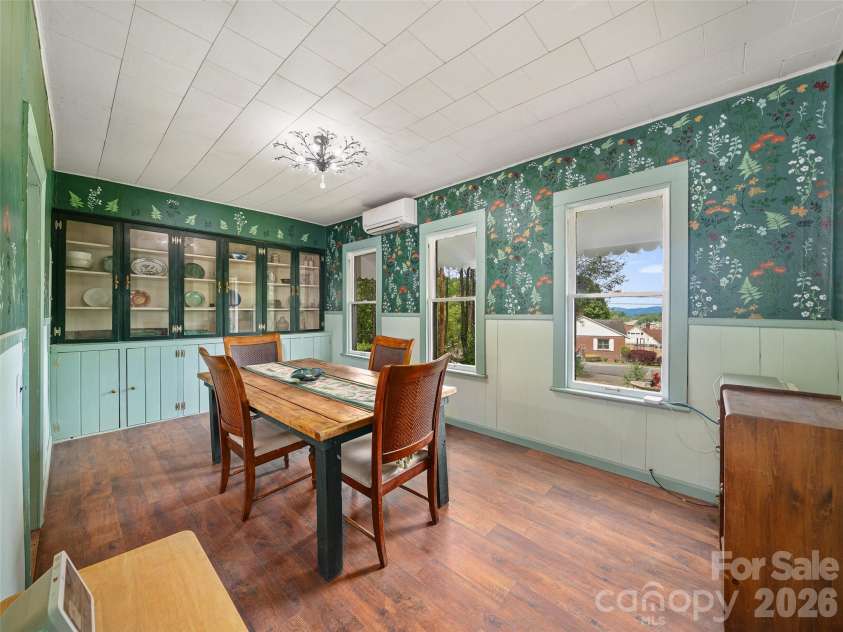 309 Hillside Drive, Burnsville, NC 28714.  MLS# CAR4361793, YatesRealty ID 22697. Dining Room