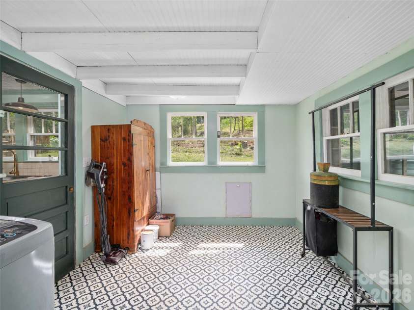 309 Hillside Drive, Burnsville, NC 28714.  MLS# CAR4361793, YatesRealty ID 22697. Mudroom