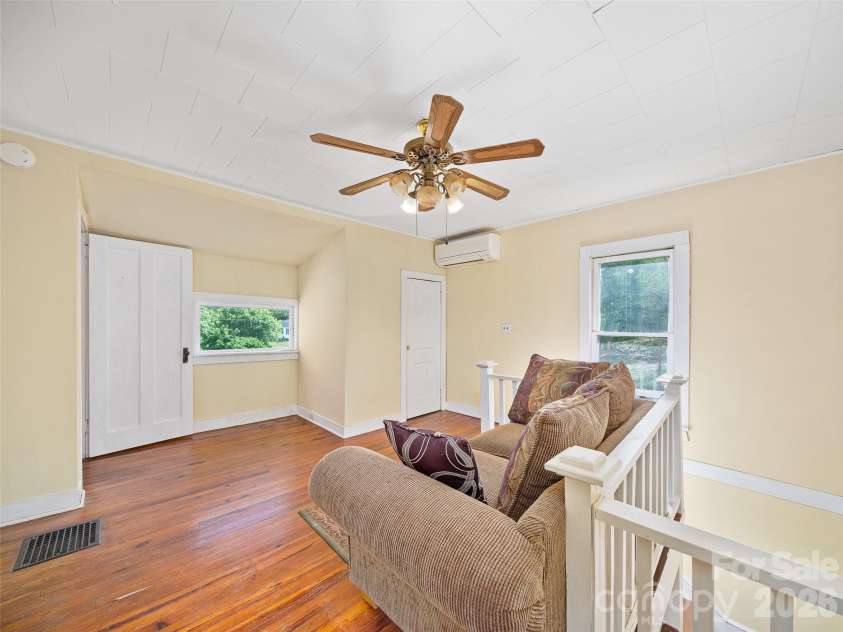 309 Hillside Drive, Burnsville, NC 28714.  MLS# CAR4361793, YatesRealty ID 22697. Upstairs Hall/Landing