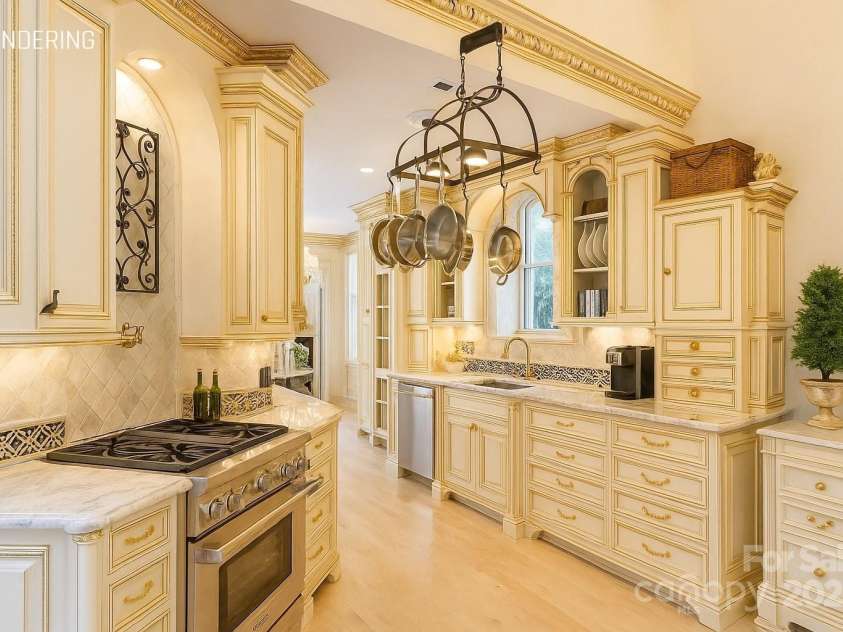 501 River Oaks Lane, Charlotte, NC 28226.  MLS# CAR4192085, YatesRealty ID 22698. New kitchen with new tones with same layout concept.